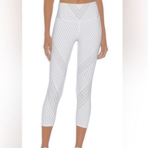 Alo yoga Sante fe airbrush crop leggings white cream diagonal stripe small